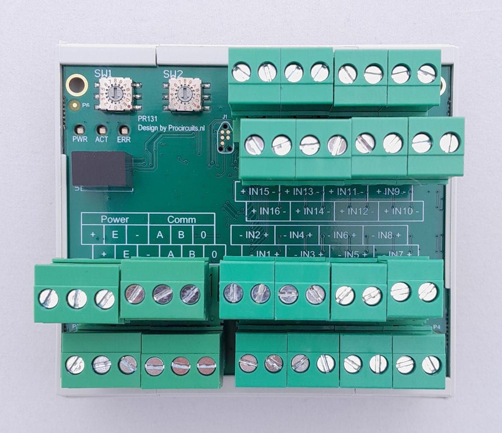 PR131-module van boven: draaischakelaars SW1 en SW2, leds PWR, ACT en ERR, klemmen Power, Comm en IN1 tot IN16
