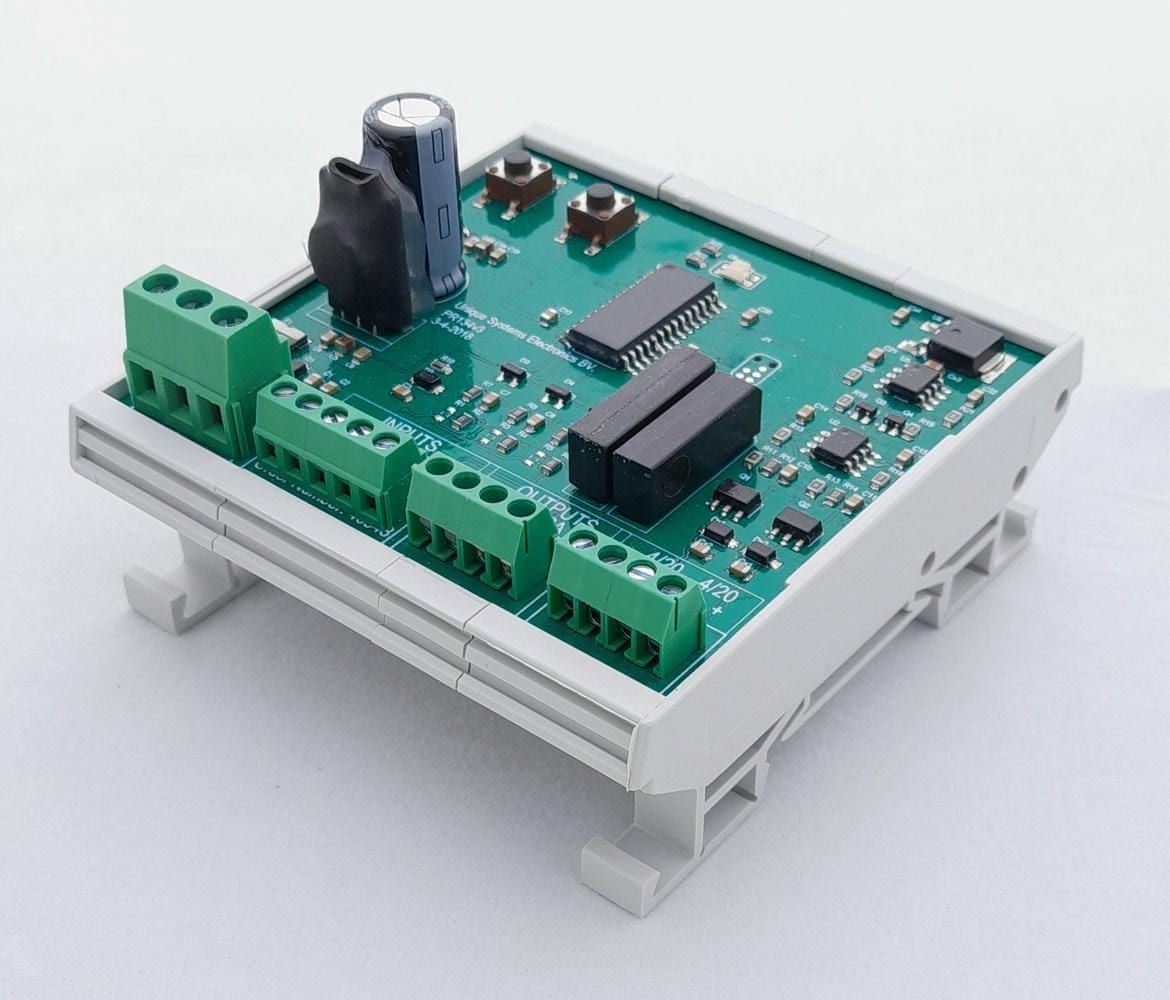 PR134-module in DIN-railbehuizing, schuin van voren