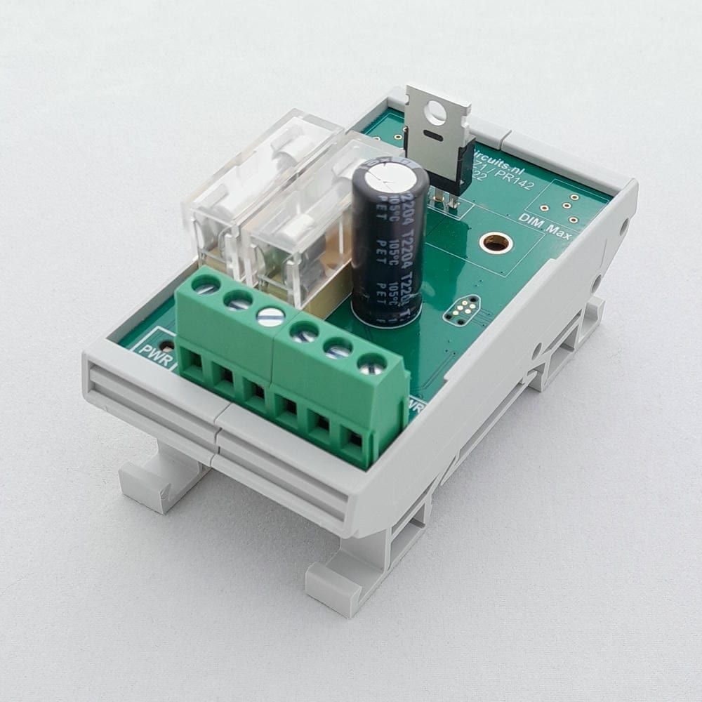 PR142-module in DIN-railbehuizing, schuin van voren