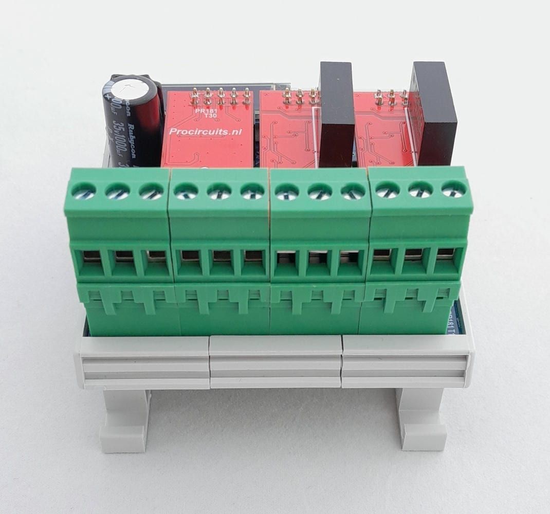 PR181-module met twaalf schroefklemmen in DIN-railbehuizing, vooraanzicht