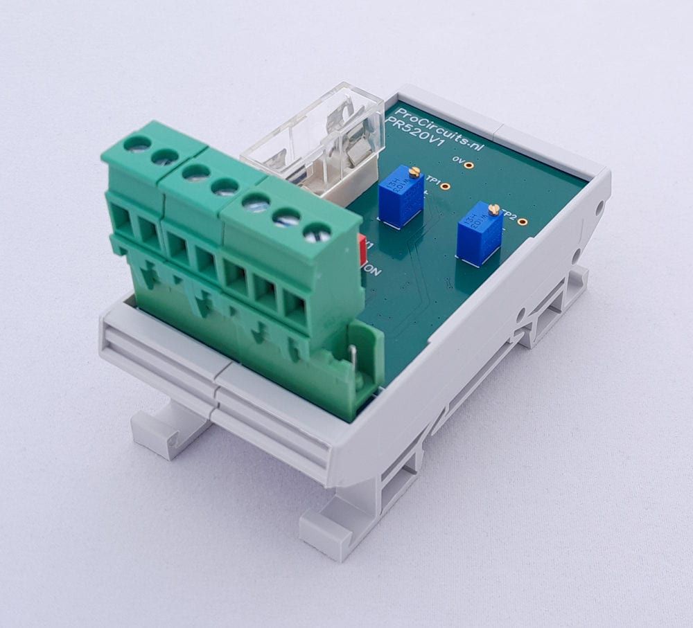 PR520-X001 in DIN-railbehuizing, schuin van voren
